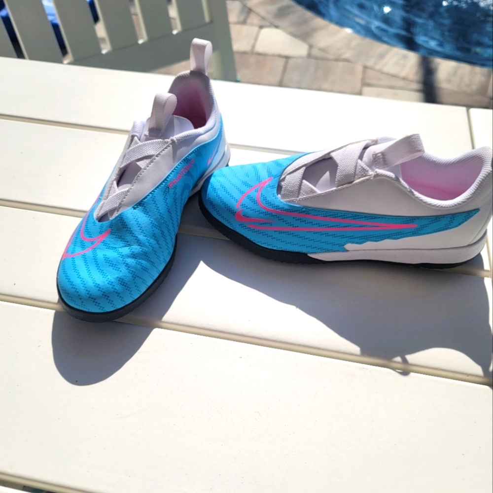 Nike Phantom Running Shoes Size 6Y